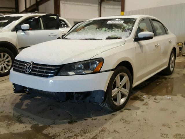 1VWBN7A39DC052059 - 2013 VOLKSWAGEN PASSAT SE WHITE photo 2