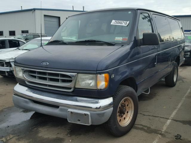 1FBSS31L52HA17446 - 2002 FORD ECONOLINE WHITE photo 2