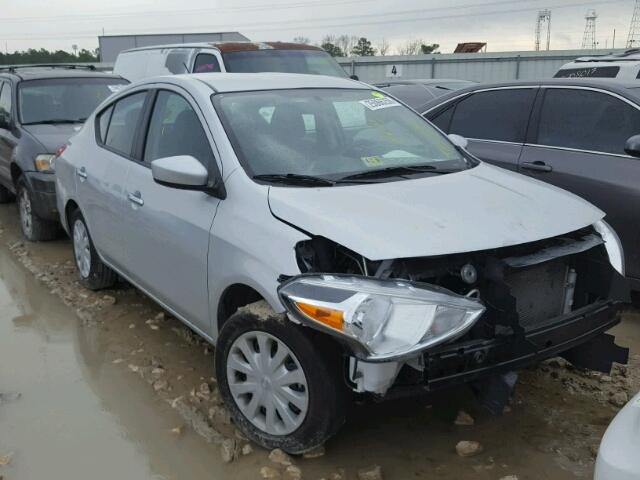 3N1CN7APXHK434257 - 2017 NISSAN VERSA S SILVER photo 1