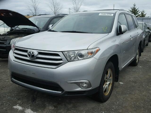 5TDDK3EH2CS108701 - 2012 TOYOTA HIGHLANDER SILVER photo 2