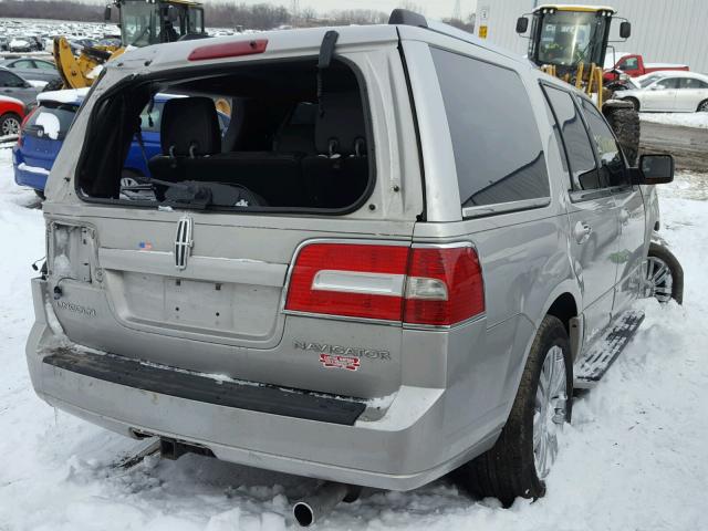 5LMFU28557LJ21344 - 2007 LINCOLN NAVIGATOR SILVER photo 4