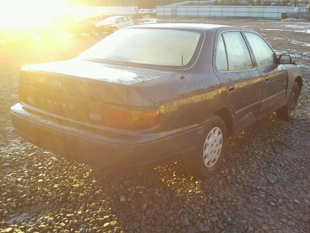 4T1SK12EXSU873795 - 1995 TOYOTA CAMRY LE GREEN photo 4