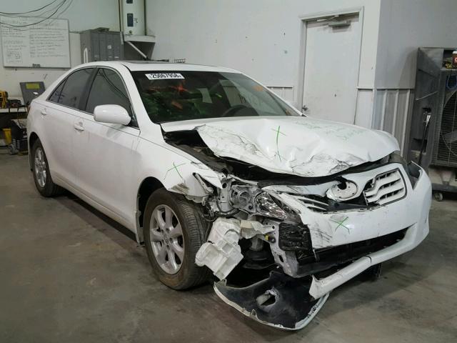 4T1BF3EKXBU645250 - 2011 TOYOTA CAMRY BASE WHITE photo 1