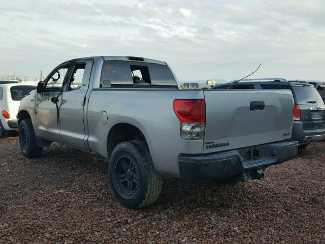 5TFBV54107X009454 - 2007 TOYOTA TUNDRA DOU GRAY photo 3