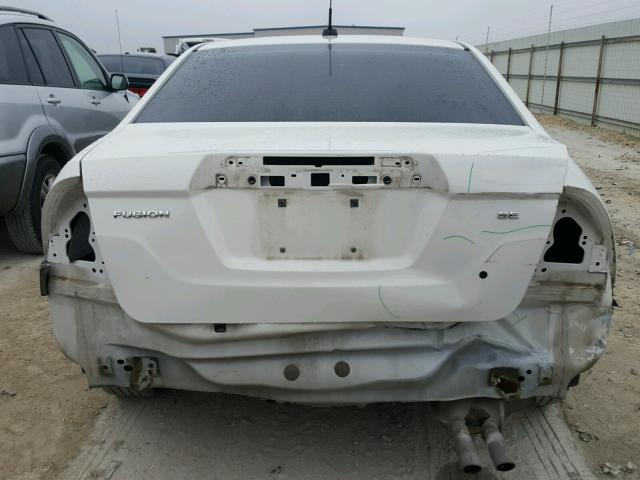 3FAHP0HA1CR414197 - 2012 FORD FUSION SE WHITE photo 9