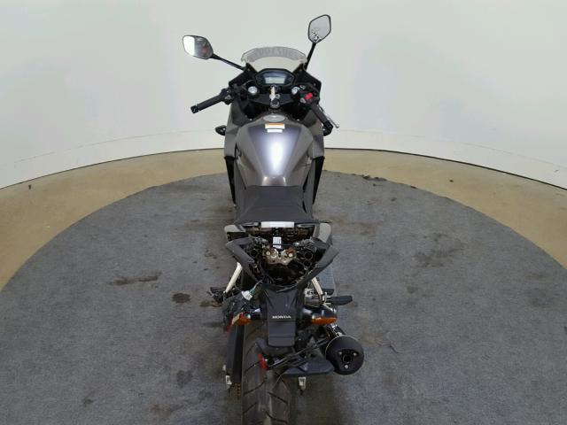 MLHPC4406F5200350 - 2015 HONDA CBR500 RA- GRAY photo 9