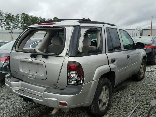 1GNDS13S272198293 - 2007 CHEVROLET TRAILBLAZE SILVER photo 4