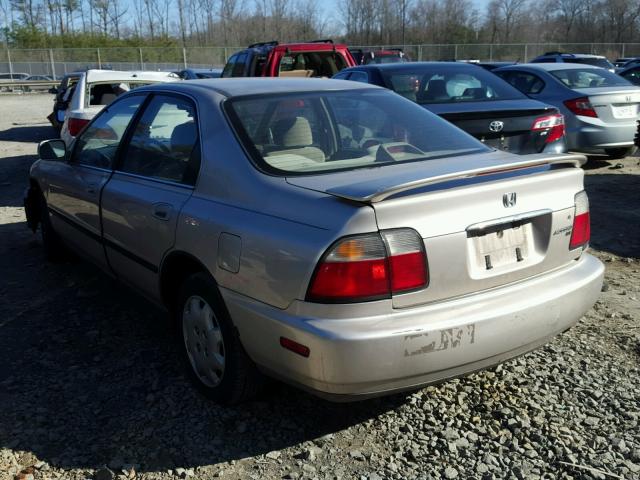 1HGCD5632VA086687 - 1997 HONDA ACCORD LX SILVER photo 3