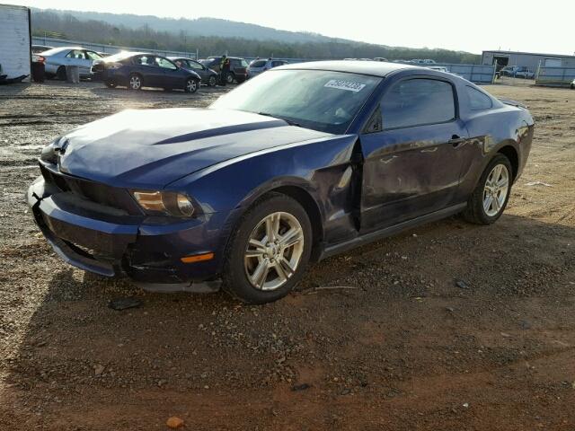 1ZVBP8AM7C5280279 - 2012 FORD MUSTANG BLUE photo 2