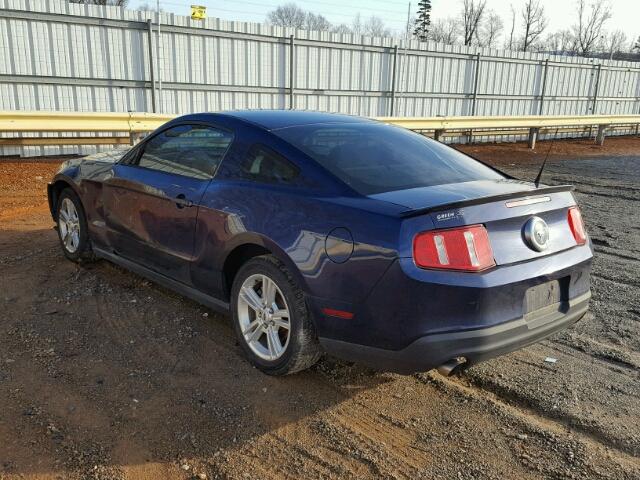 1ZVBP8AM7C5280279 - 2012 FORD MUSTANG BLUE photo 3