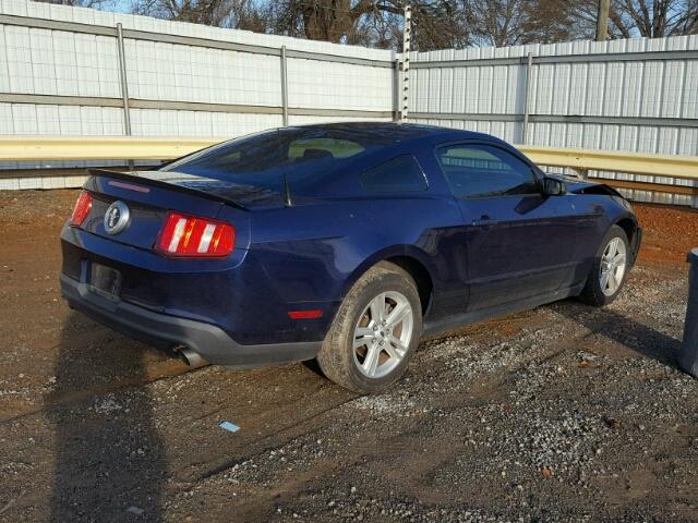 1ZVBP8AM7C5280279 - 2012 FORD MUSTANG BLUE photo 4