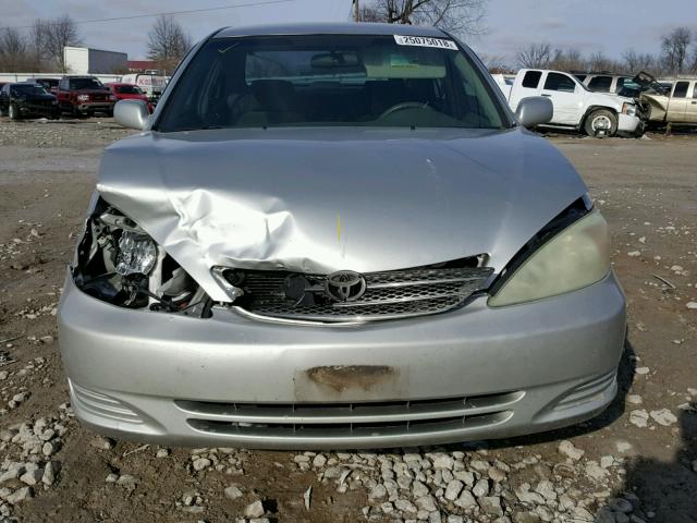 4T1BE32K24U291413 - 2004 TOYOTA CAMRY LE SILVER photo 9