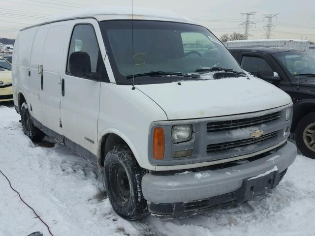 1GCFG15W421197504 - 2002 CHEVROLET EXPRESS G1 WHITE photo 1