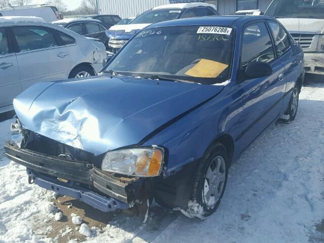 KMHCF35G0YU055518 - 2000 HYUNDAI ACCENT L BLUE photo 2