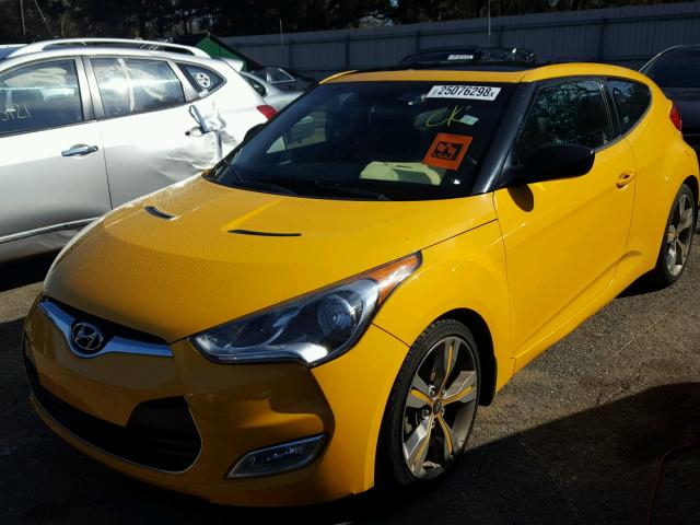 KMHTC6AD7DU096342 - 2013 HYUNDAI VELOSTER B YELLOW photo 2