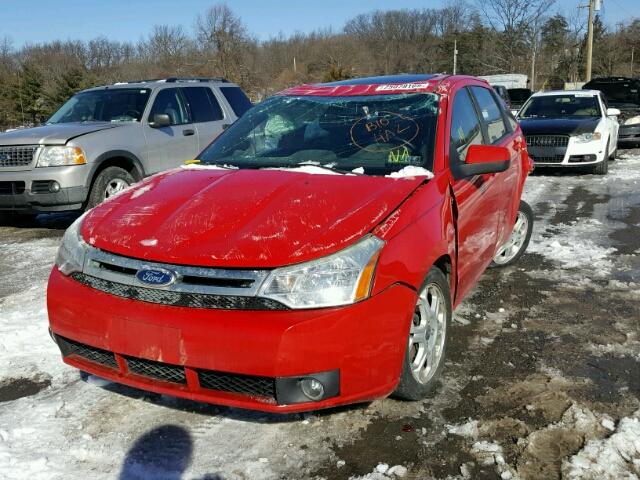 1FAHP35N58W224447 - 2008 FORD FOCUS SE RED photo 2