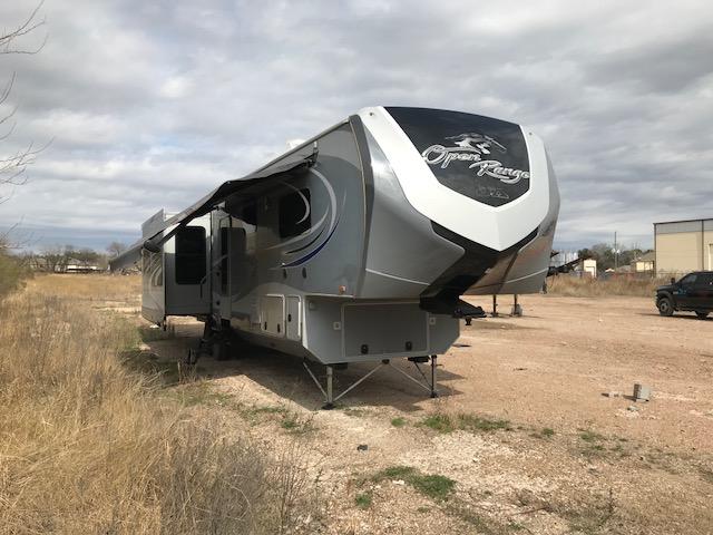 58TFE4026F5019602 - 2015 OPEN 5TH WHEEL CHARCOAL photo 1