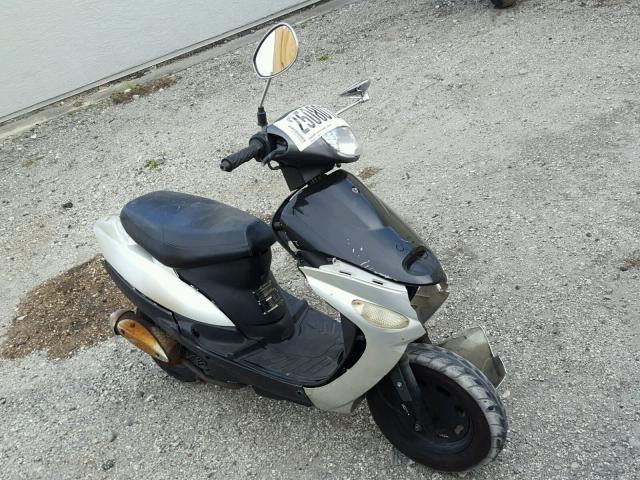 L9NTEACB4E1168650 - 2014 OTHR SCOOTER SILVER photo 1