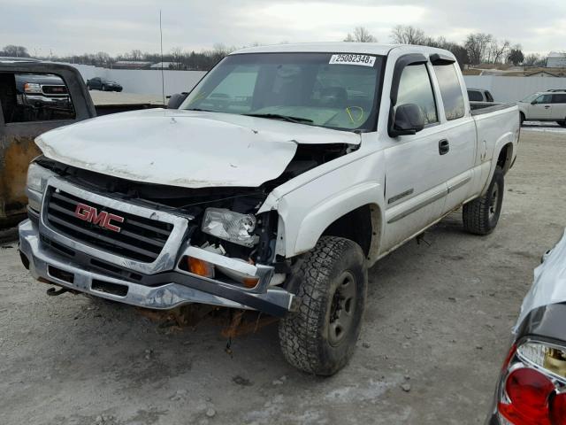 1GTHK29U07E147298 - 2007 GMC SIERRA K25 WHITE photo 2