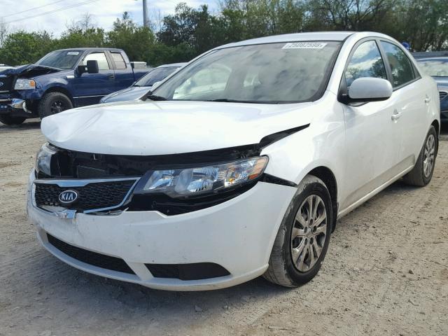 KNAFT4A27C5636055 - 2012 KIA FORTE LX WHITE photo 2