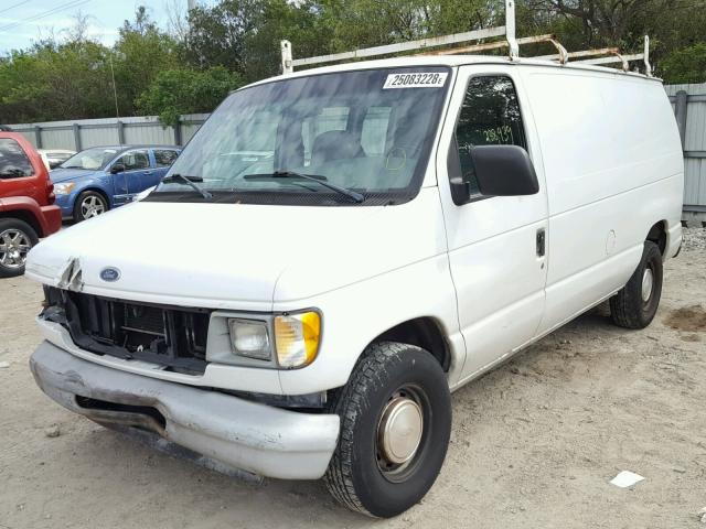 1FTRE1423WHA18576 - 1998 FORD ECONOLINE WHITE photo 2