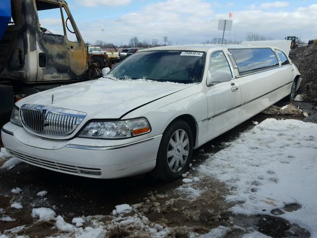 1L1FM88W97Y616598 - 2007 LINCOLN TOWN CAR E WHITE photo 2