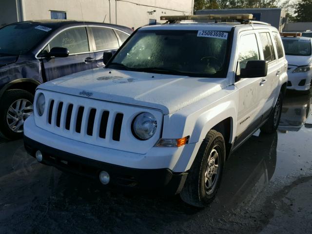 1C4NJPBAXDD130383 - 2013 JEEP PATRIOT SP WHITE photo 2