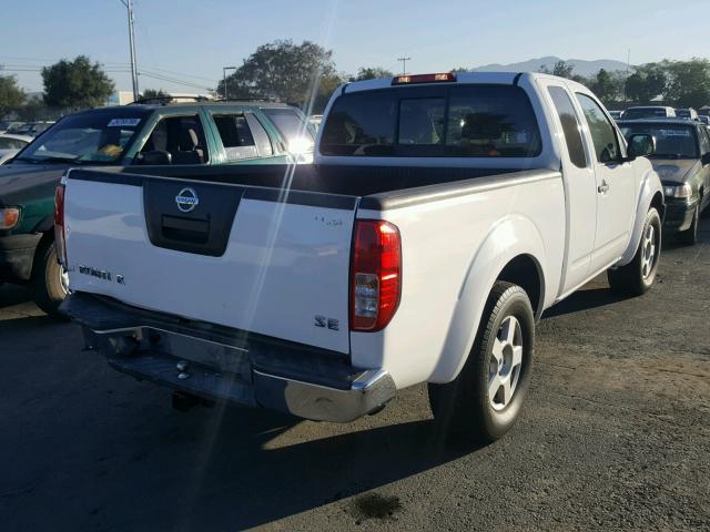 1N6AD06U75C425236 - 2005 NISSAN FRONTIER K WHITE photo 4