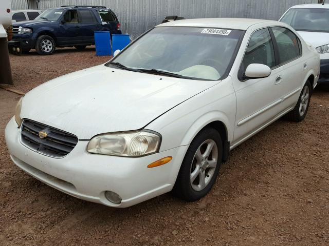 JN1CA31A5YT206561 - 2000 NISSAN MAXIMA GLE WHITE photo 2