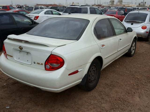 JN1CA31A5YT206561 - 2000 NISSAN MAXIMA GLE WHITE photo 4