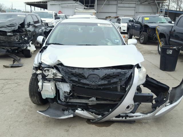 2T1BU4EE9BC538410 - 2011 TOYOTA COROLLA BA SILVER photo 9