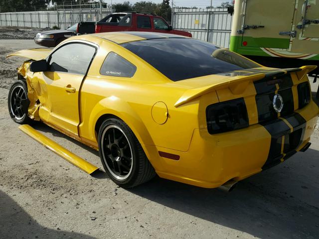 1ZVFT82H665259278 - 2006 FORD MUSTANG GT YELLOW photo 3