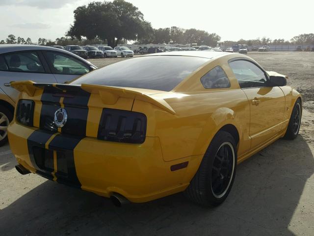 1ZVFT82H665259278 - 2006 FORD MUSTANG GT YELLOW photo 4