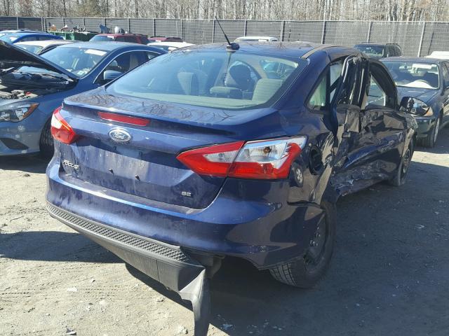 1FAHP3F20CL148635 - 2012 FORD FOCUS SE BLUE photo 4