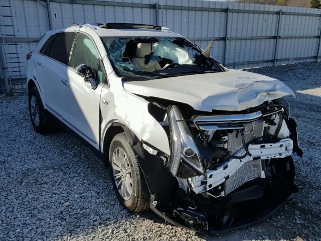 1GYKNBRS0HZ142148 - 2017 CADILLAC XT5 LUXURY WHITE photo 1