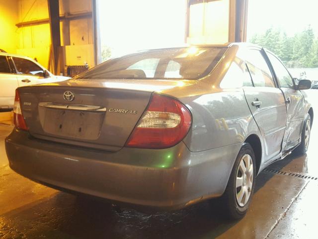 JTDBE32K320076356 - 2002 TOYOTA CAMRY LE GRAY photo 4