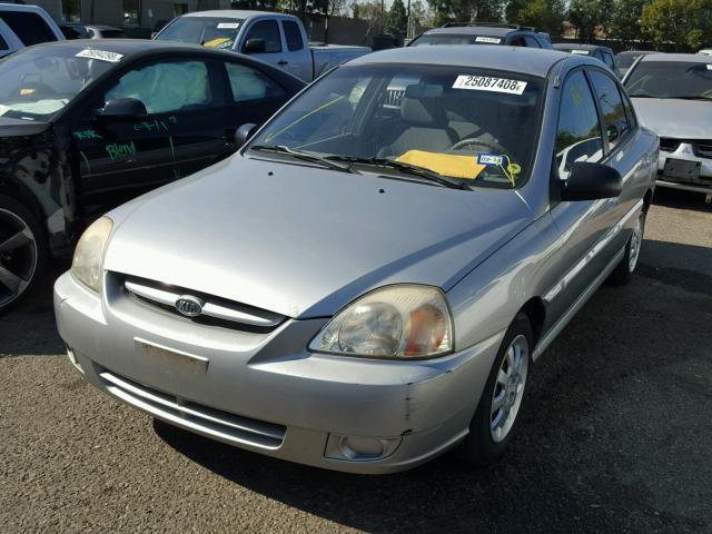 KNADC125746325798 - 2004 KIA RIO SILVER photo 2