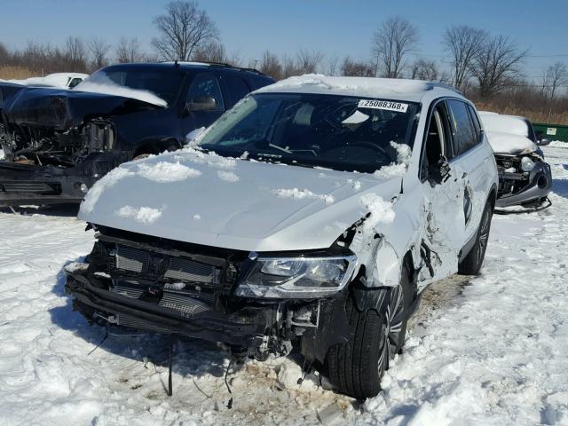 3VV2B7AX7JM034699 - 2018 VOLKSWAGEN TIGUAN SE WHITE photo 2