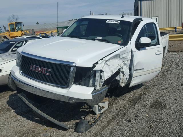 2GTEC13J981215898 - 2008 GMC SIERRA C15 WHITE photo 2