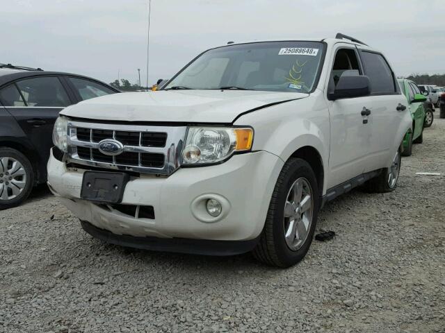 1FMCU03G39KA09332 - 2009 FORD ESCAPE XLT WHITE photo 2