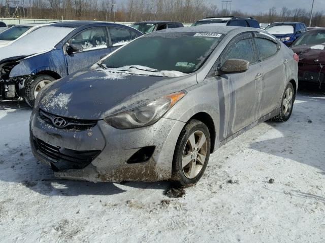 KMHDH4AE3DU582147 - 2013 HYUNDAI ELANTRA GL GRAY photo 2