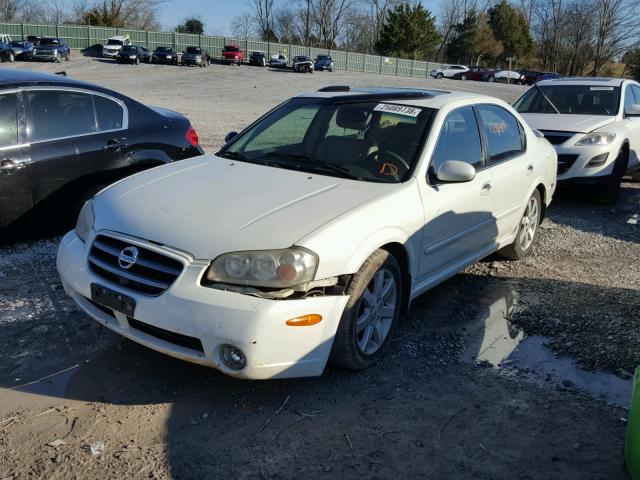 JN1DA31A12T323386 - 2002 NISSAN MAXIMA GLE WHITE photo 2