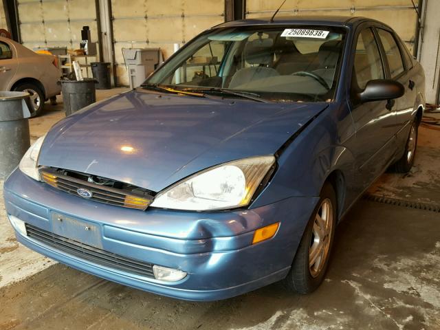 1FAFP3430YW312443 - 2000 FORD FOCUS SE BLUE photo 2