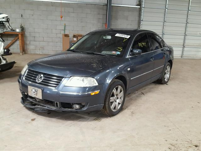 WVWTH63B42P369881 - 2002 VOLKSWAGEN PASSAT GLX BLUE photo 2
