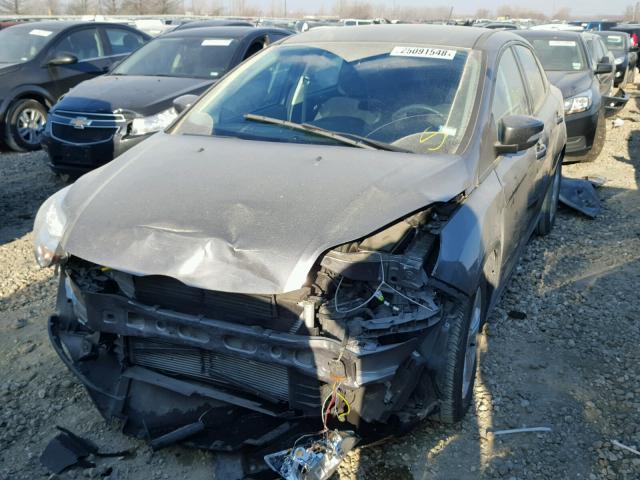 1FADP3F25EL237022 - 2014 FORD FOCUS SE GRAY photo 2