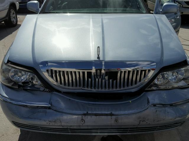 1LNHM81W45Y604325 - 2005 LINCOLN TOWN CAR S BLUE photo 7