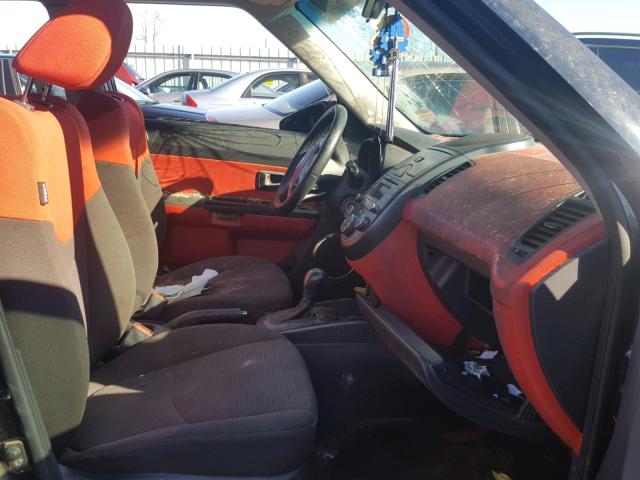 KNDJT2A25B7214094 - 2011 KIA SOUL + BLACK photo 5
