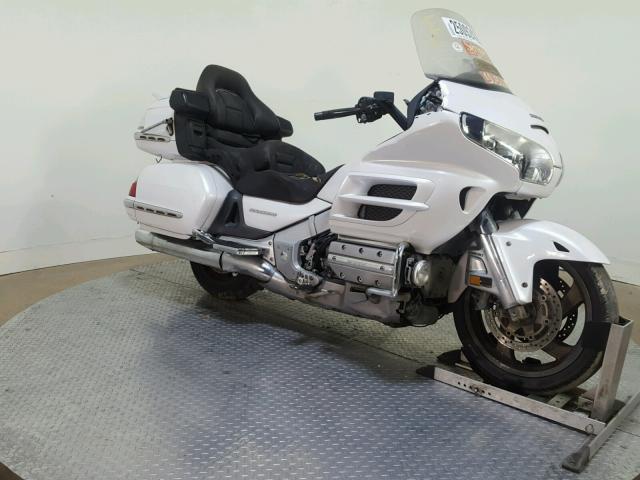 1HFSC47L08A703360 - 2008 HONDA GL1800 WHITE photo 2