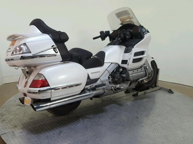 1HFSC47L08A703360 - 2008 HONDA GL1800 WHITE photo 8