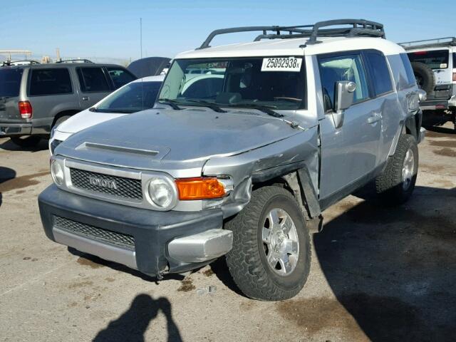 JTEBU11F870028544 - 2007 TOYOTA FJ CRUISER SILVER photo 2